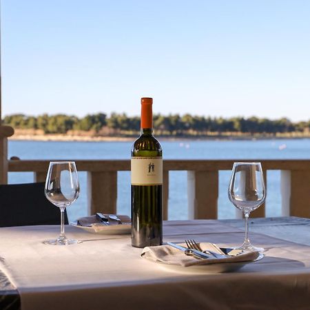 City Center Coastal Escape - Apartments With Sea View Or Cozy Room Novigrad  Zewnętrze zdjęcie