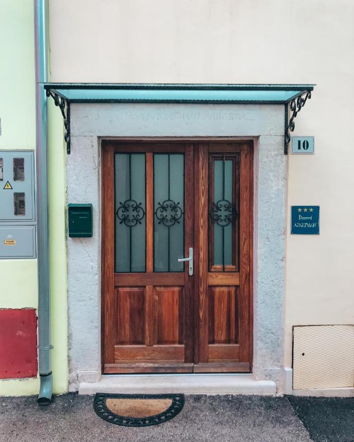 City Center Coastal Escape - Apartments With Sea View Or Cozy Room Novigrad  Zewnętrze zdjęcie