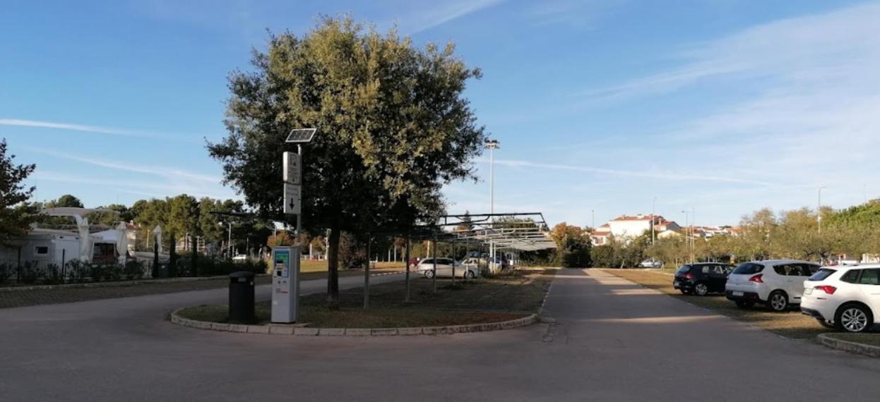 City Center Coastal Escape - Apartments With Sea View Or Cozy Room Novigrad  Zewnętrze zdjęcie