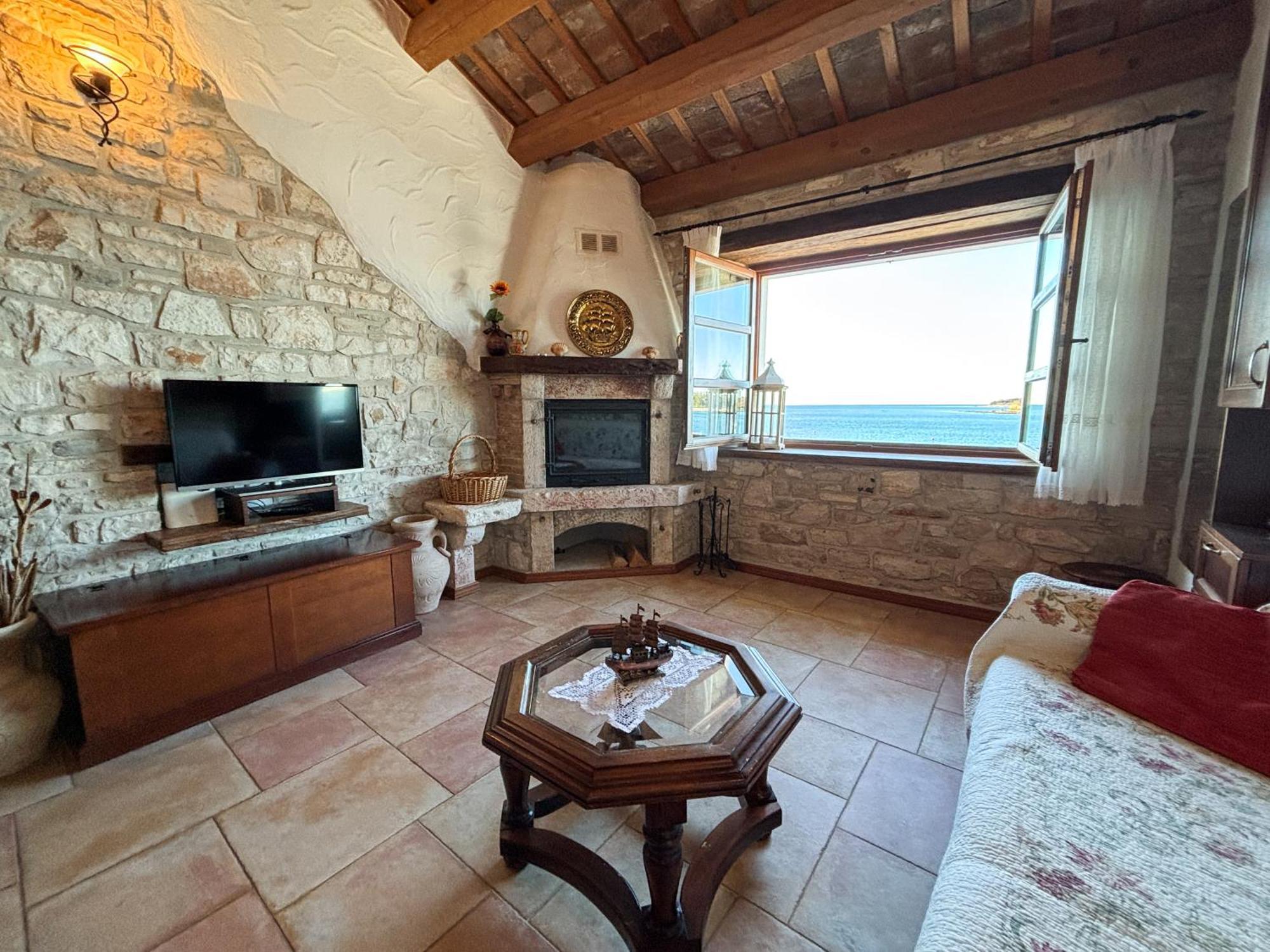 City Center Coastal Escape - Apartments With Sea View Or Cozy Room Novigrad  Zewnętrze zdjęcie