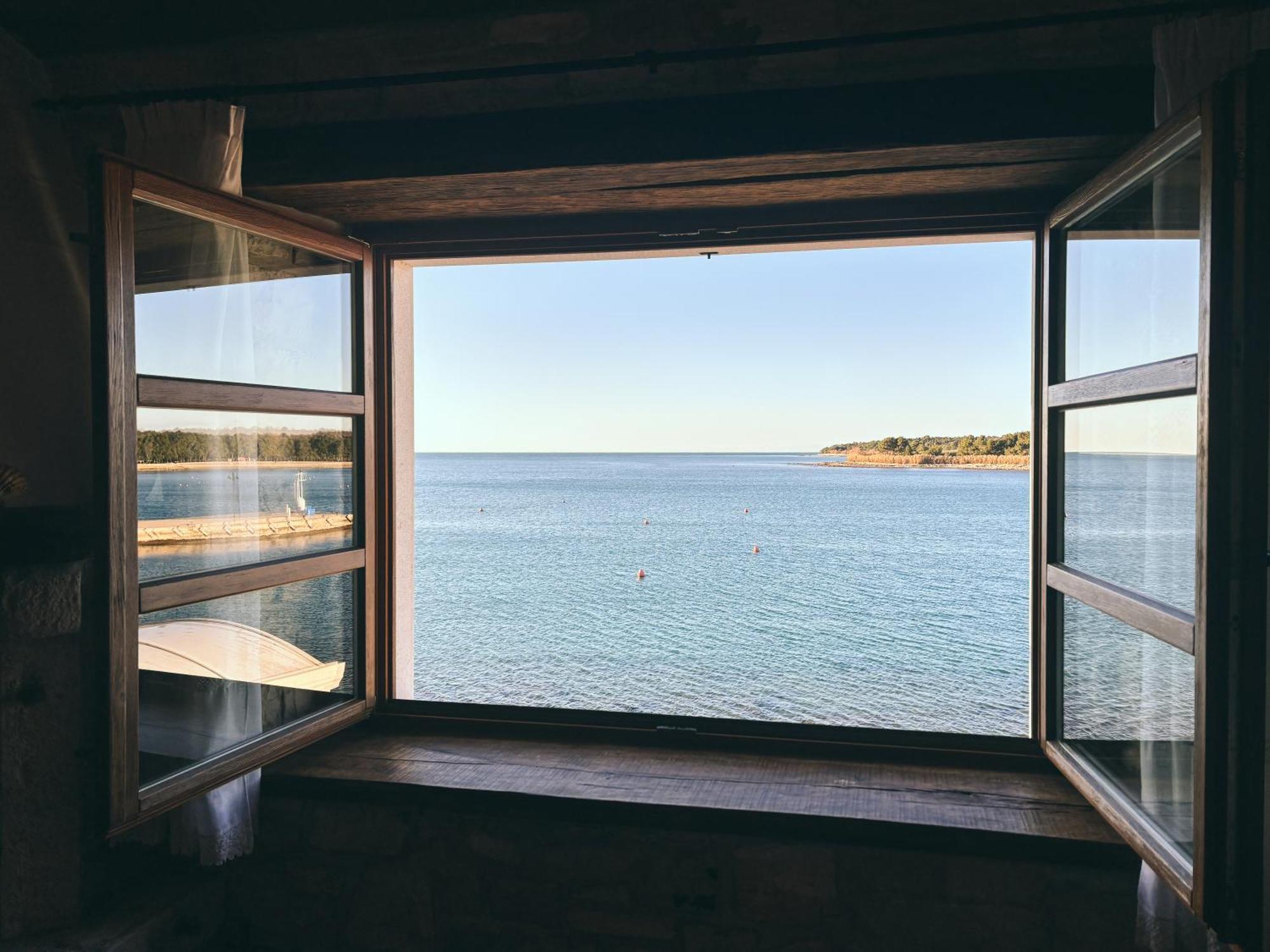 City Center Coastal Escape - Apartments With Sea View Or Cozy Room Novigrad  Zewnętrze zdjęcie