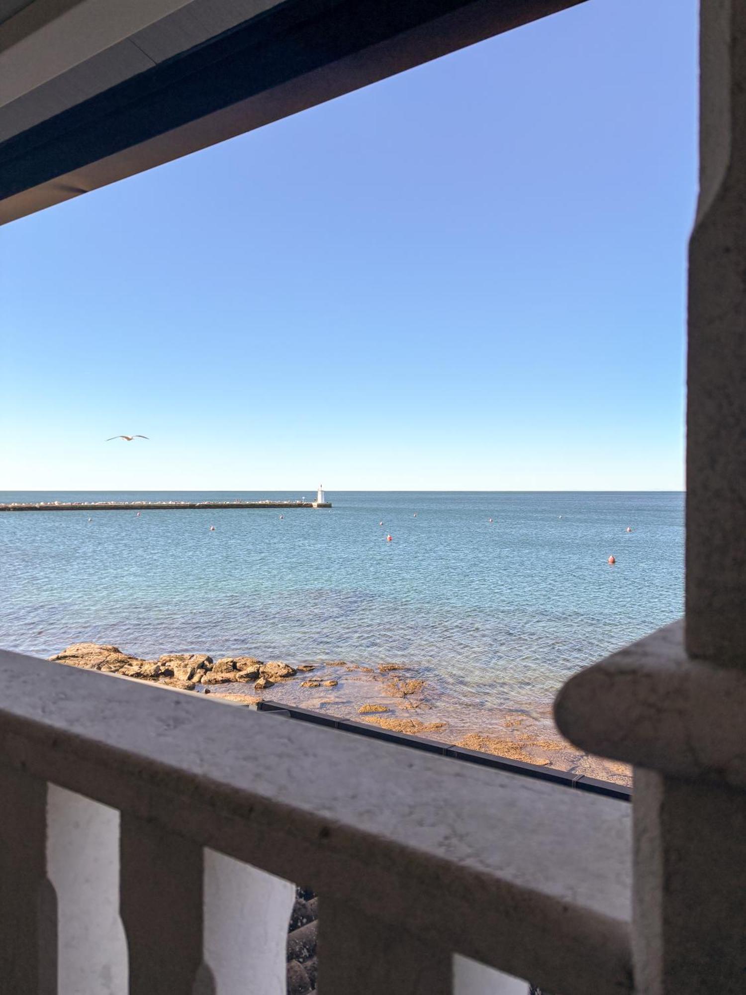 City Center Coastal Escape - Apartments With Sea View Or Cozy Room Novigrad  Zewnętrze zdjęcie