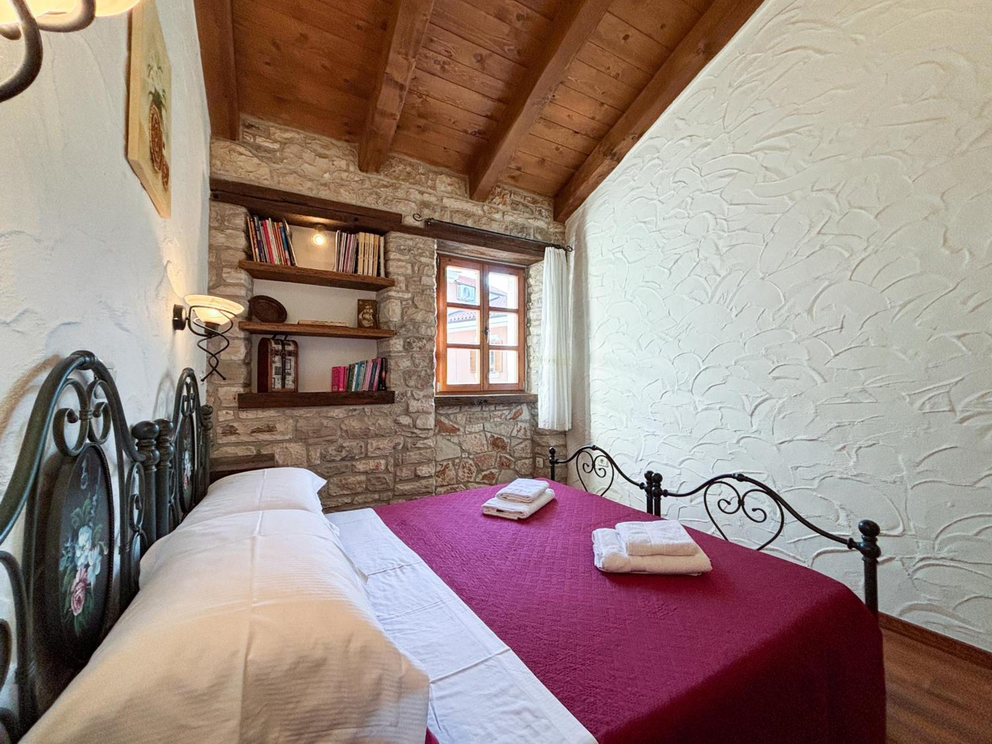 City Center Coastal Escape - Apartments With Sea View Or Cozy Room Novigrad  Zewnętrze zdjęcie