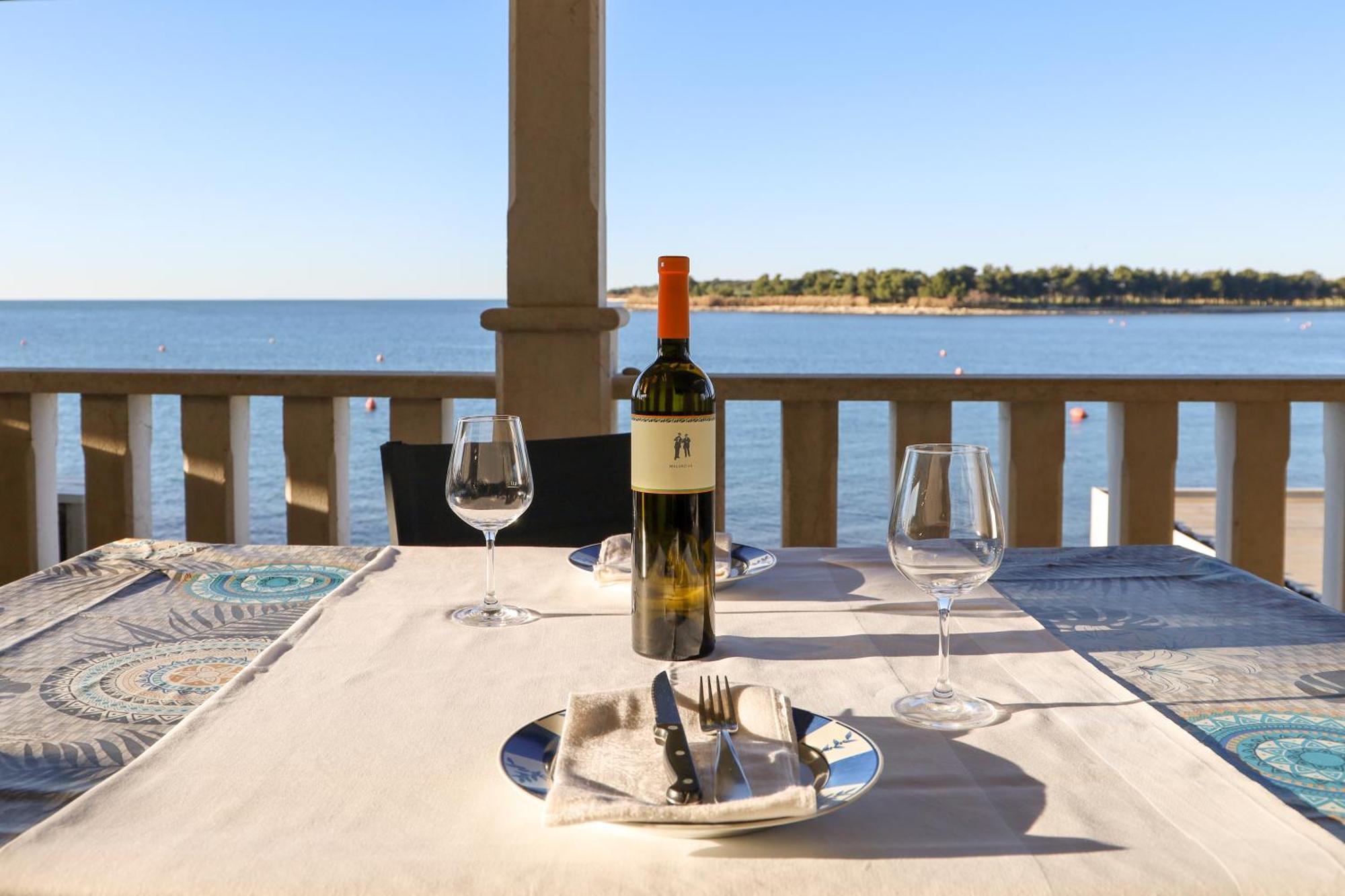 City Center Coastal Escape - Apartments With Sea View Or Cozy Room Novigrad  Zewnętrze zdjęcie
