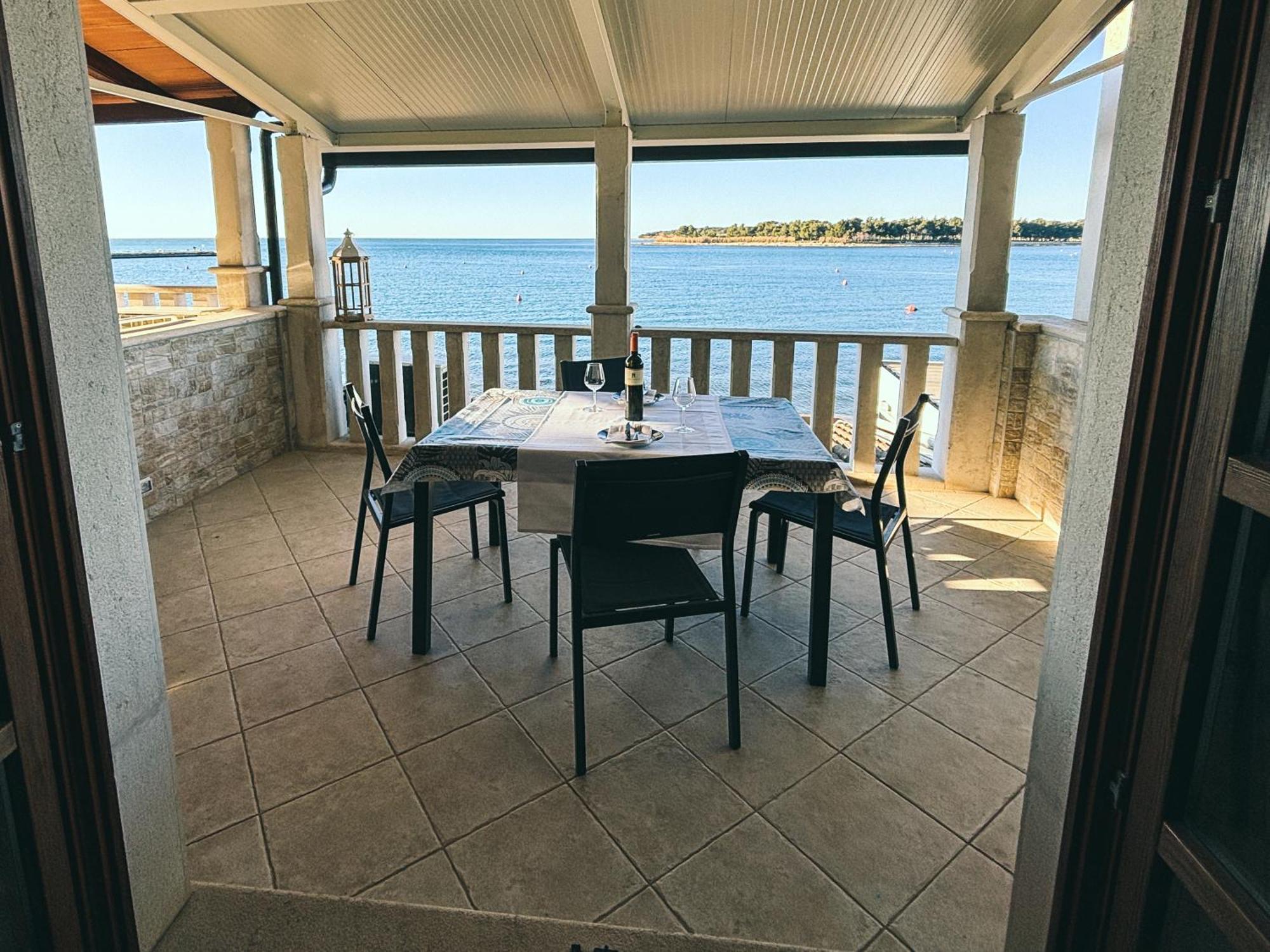 City Center Coastal Escape - Apartments With Sea View Or Cozy Room Novigrad  Zewnętrze zdjęcie