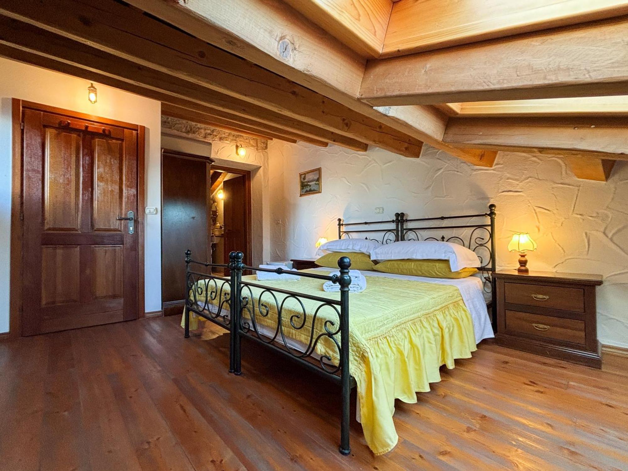 City Center Coastal Escape - Apartments With Sea View Or Cozy Room Novigrad  Zewnętrze zdjęcie