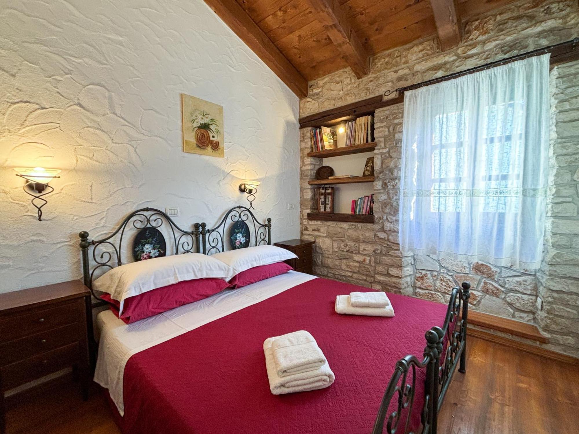 City Center Coastal Escape - Apartments With Sea View Or Cozy Room Novigrad  Zewnętrze zdjęcie